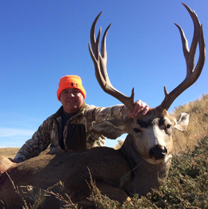 Bear Track Outfitters, Inc. - Wyoming mule deer hunting and Wyoming ...