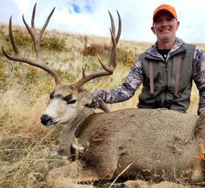 Bear Track Outfitters, Inc. - Wyoming mule deer hunting and Wyoming ...